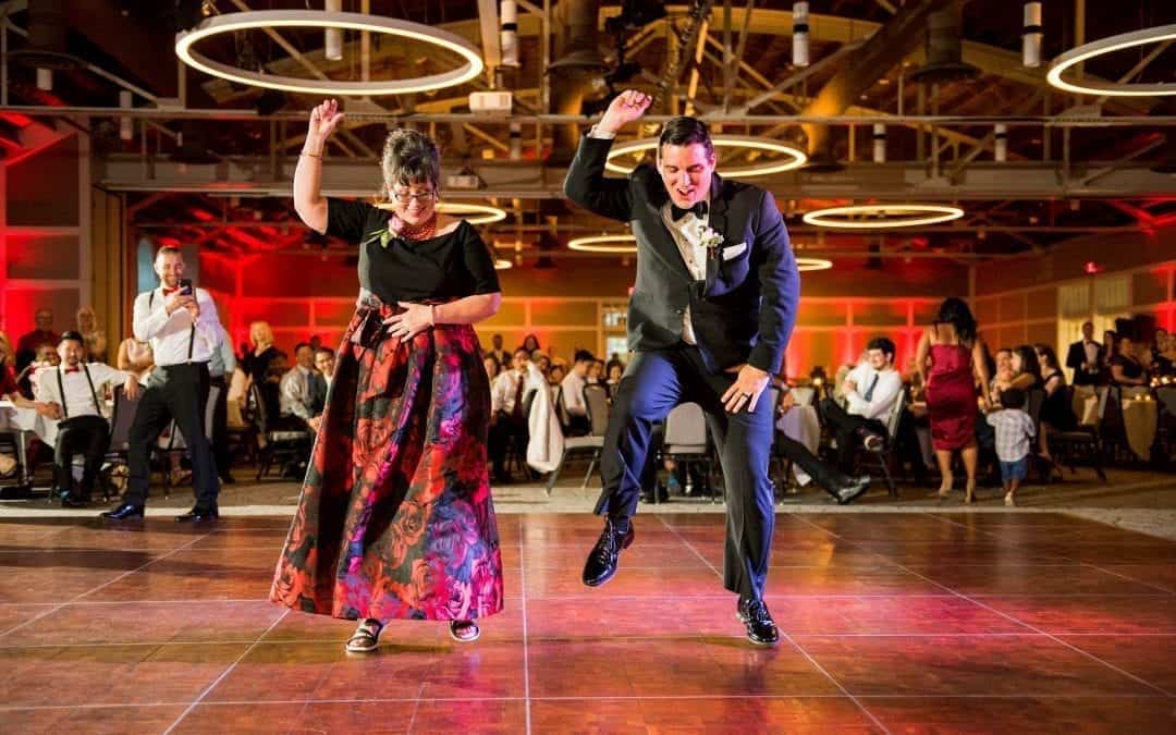 30 Best Wedding Line Dances and Songs in 2023