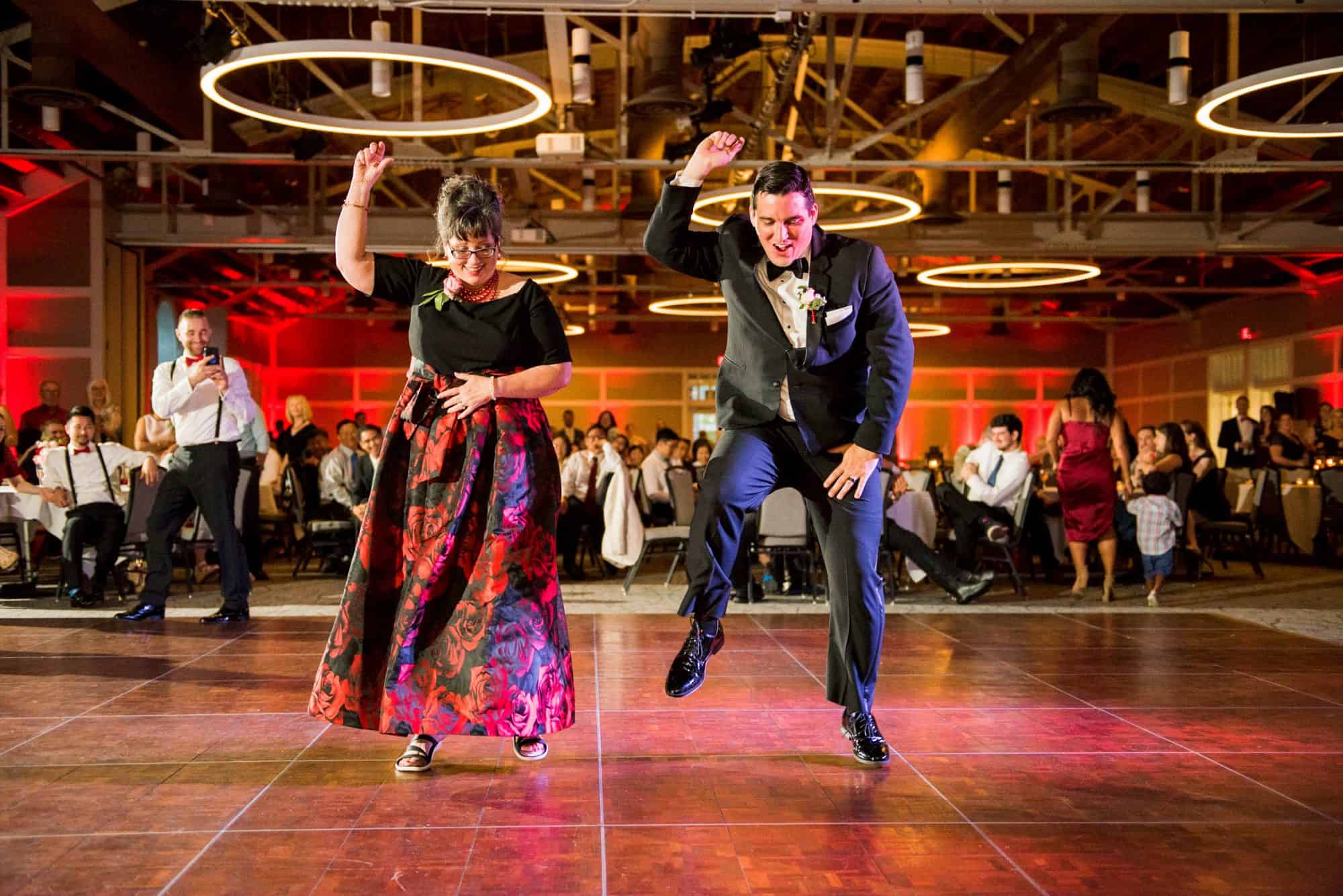 30 Best Wedding Line Dances and Songs in 2023